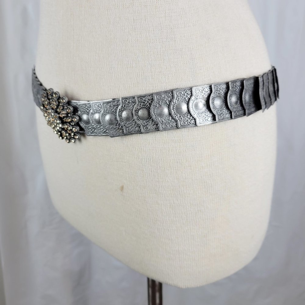 Vintage Boho 90s Silver Stamped Metal Link Stretch Belt With Rhinestone Buckle - Picture 3 of 8